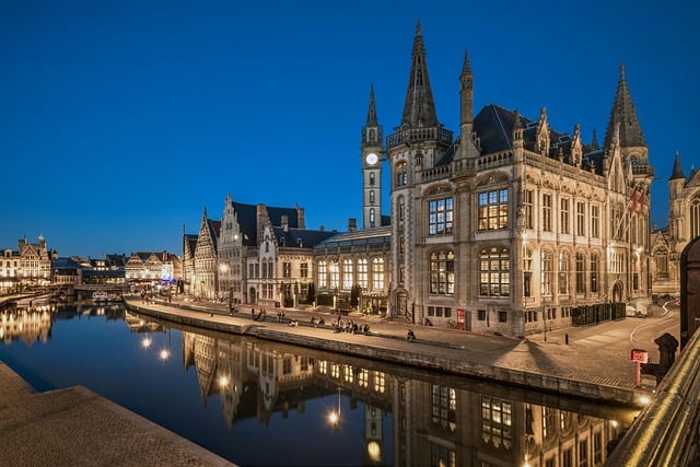 Amsterdam Canal Hotels for Couples With Romantic Views