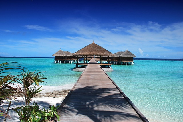 Cook Islands Resorts With Romantic Beach Dinner