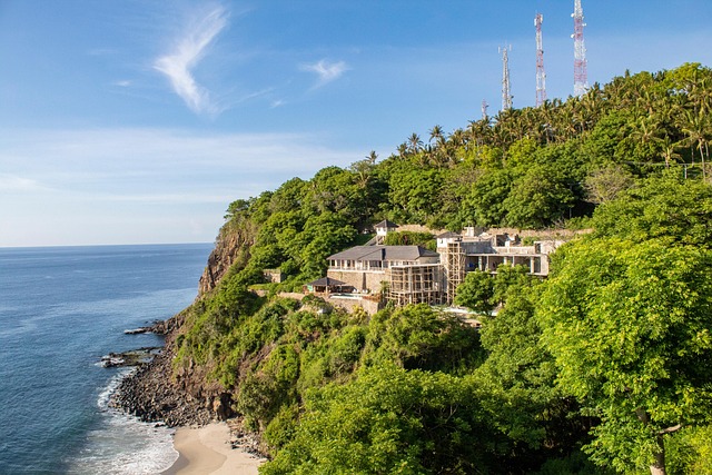 Lombok Villas for Solo Travelers Near Quiet Beach