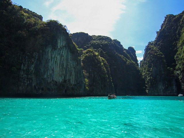 Phuket Resorts for Budget Travelers Near Quiet Beach