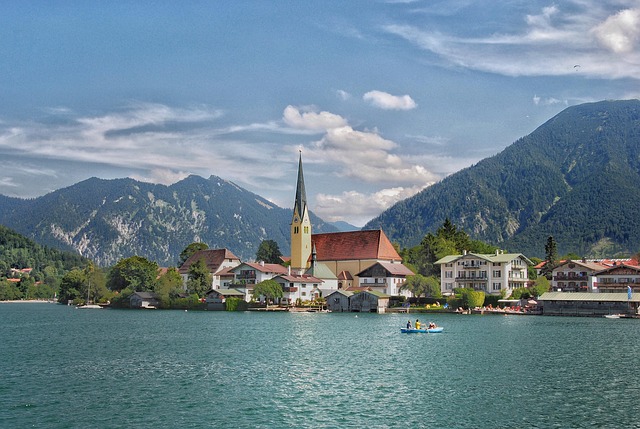 Scenic Villas Under $250 Worldwide