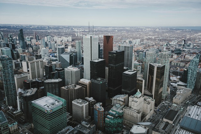 Toronto Hotels Near Downtown With City Skyline Views
